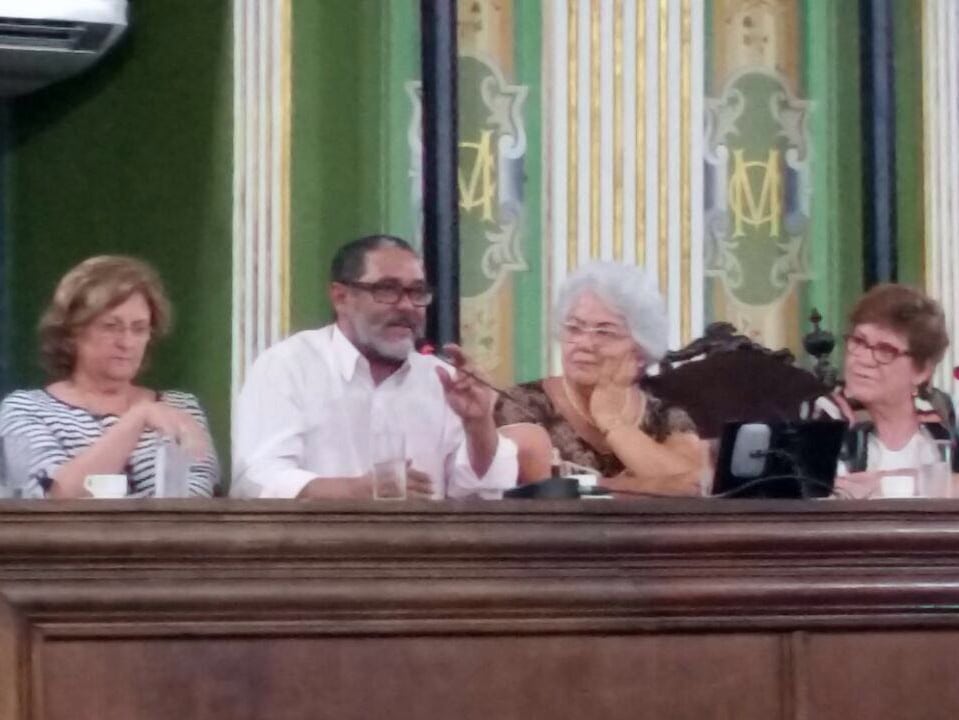 Zezéu Ribeiro é homenageado na Câmara de Salvador