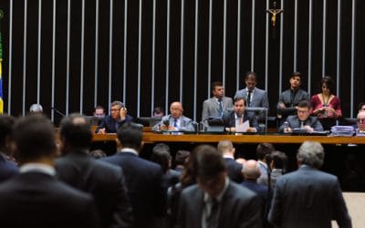 Câmara aprova emendas e conclui votação de MP 759